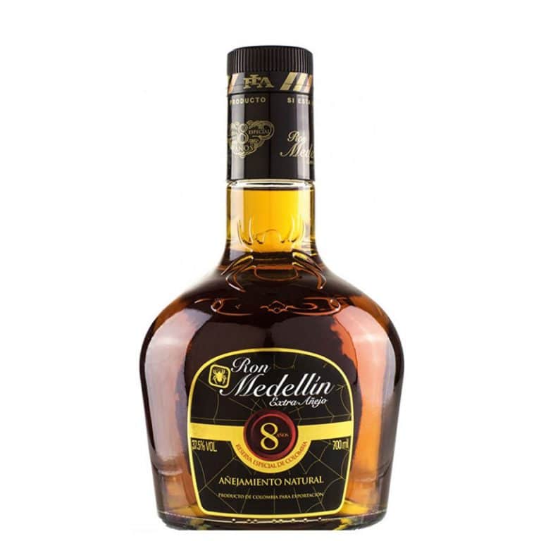 ron-medellin-8-anos-extra-anejo-70-cl-768×768