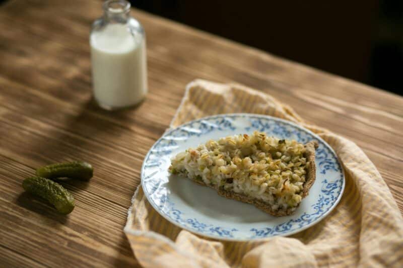 Pastel de papa sobre la mesa /Daria Andrievskaya