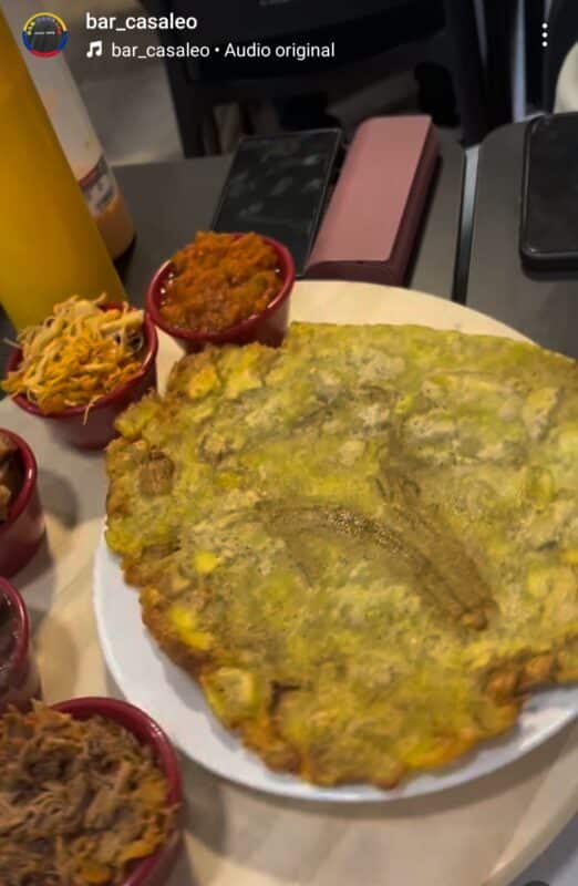 El patacón pisao más grande de Canarias en Bar Casa Leo / Ig Bar Casa Leo