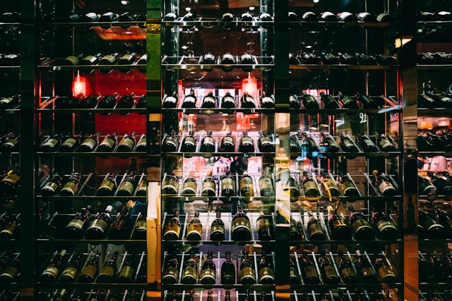 Botellas de vino / Adrien Olichon